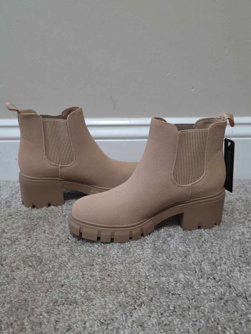 Athlefit Lug Sole Short Chelsea Boot Chunky Heel Apricot Sz 6